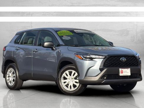 Certified 2025 Toyota Corolla Cross L image 2