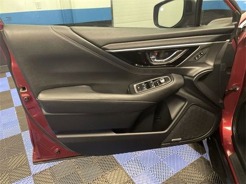 Used 2021 Subaru Outback Limited image 13