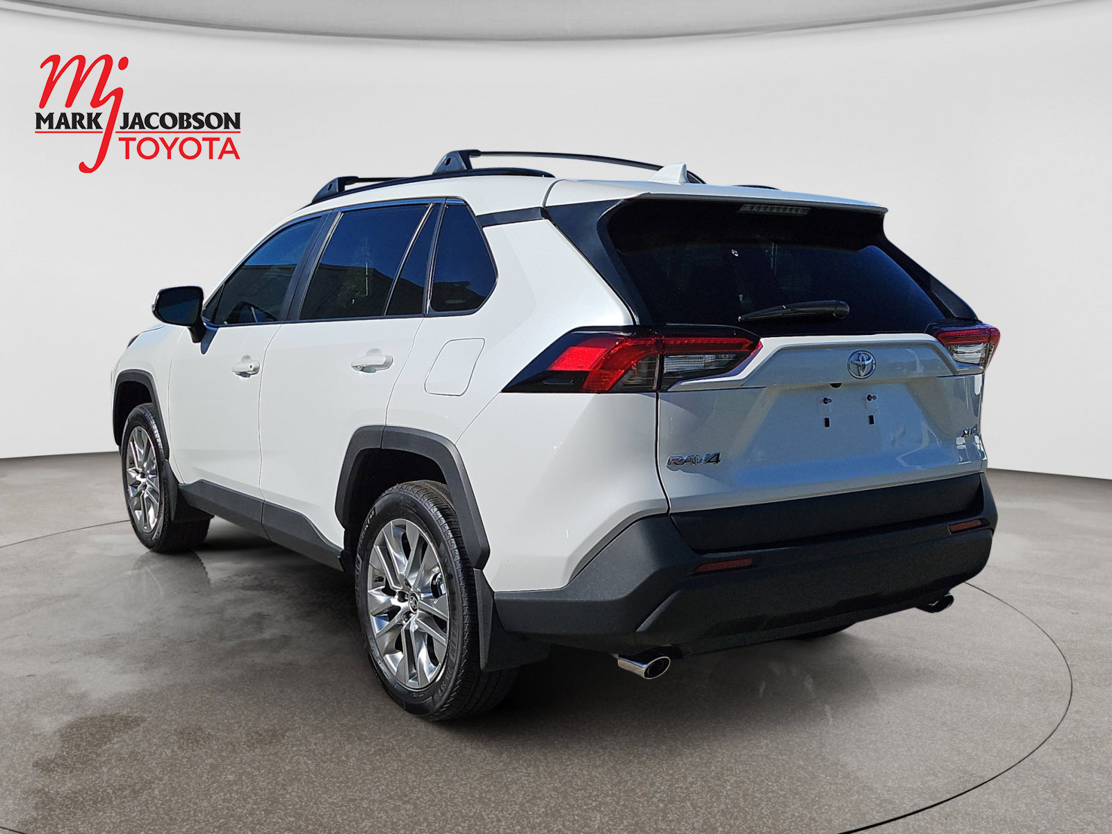 Used 2025 Toyota RAV4 XLE Premium w/ Weather Package FWD image 14