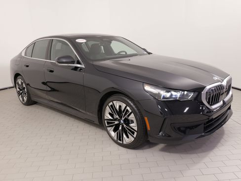 Used 2026 BMW 530i RWD image 7