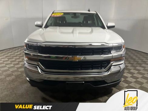 Used 2018 Chevrolet Silverado 1500 LT AWD/4WD image 9