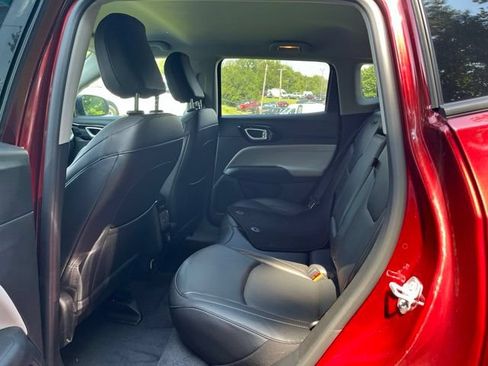 Used 2022 Jeep Compass Limited AWD/4WD image 11