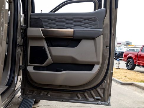 Used 2026 Ford F250 Platinum w/ Platinum Plus Package image 40