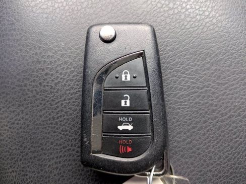Used 2019 Toyota Camry SE FWD image 26