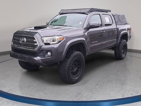 Used 2017 Toyota Tacoma TRD Sport w/ Premium & Technology Package AWD/4WD image 1