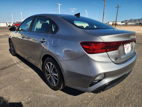 Used 2022 Kia Forte LXS image 6