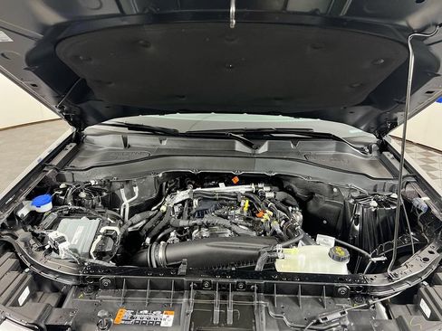 Used 2025 Ford Explorer Active image 35