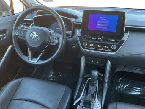 Used 2023 Toyota Corolla Cross XLE w/ Convenience Package image 9