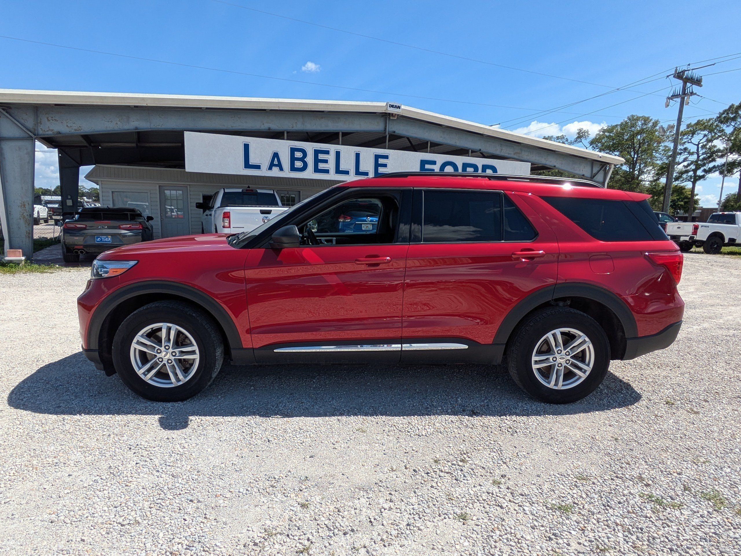 Used 2023 Ford Explorer XLT w/ Equipment Group 202A AWD/4WD image 7