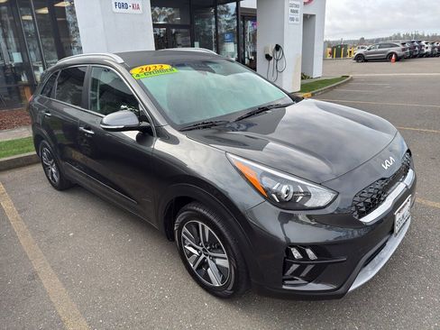 Used 2022 Kia Niro EX image 21