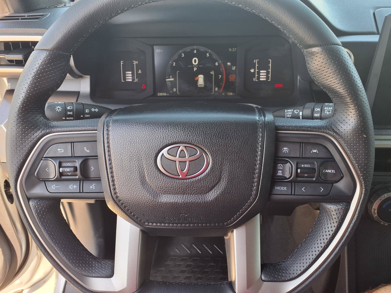 Used 2025 Toyota 4Runner SR5 AWD/4WD image 22