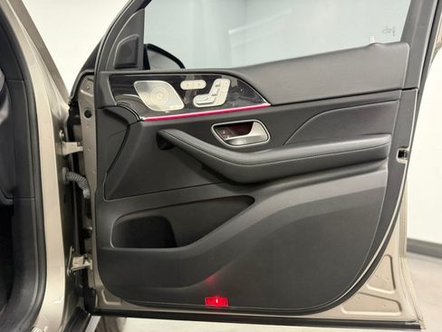 Used 2022 Mercedes-Benz GLS 450 4MATIC image 32