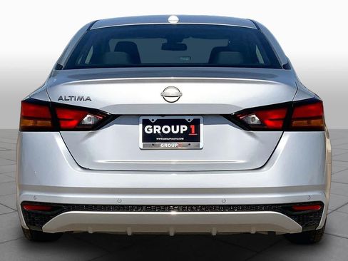 Used 2025 Nissan Altima 2.5 SV FWD image 5