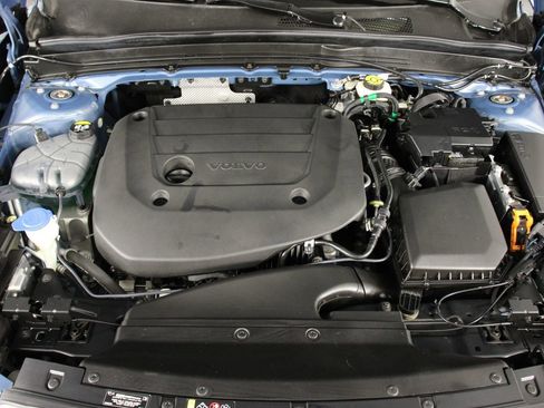 Certified 2023 Volvo XC40 B5 Ultimate image 24