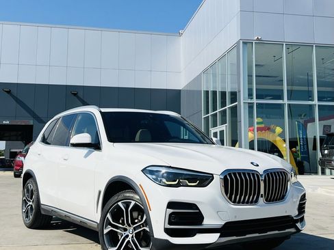 Used 2022 BMW X5 sDrive40i w/ Parking Assistance Package image 1