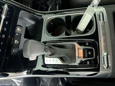 Used 2023 Kia Carnival SX Prestige FWD image 22