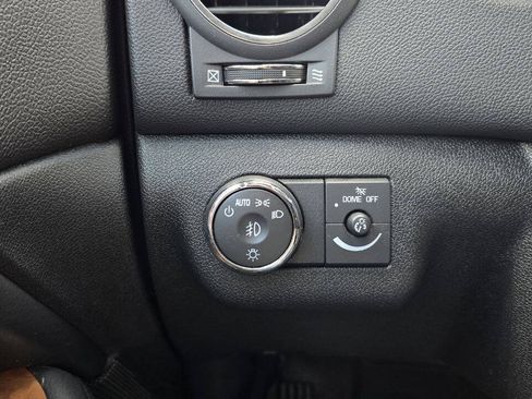 Used 2011 Buick Enclave CXL FWD image 31