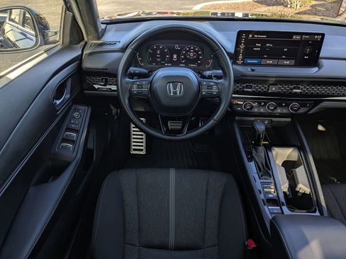 Used 2025 Honda Accord Sport image 17