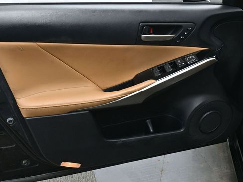 Used 2019 Lexus IS 300 AWD w/ Navigation Package image 10