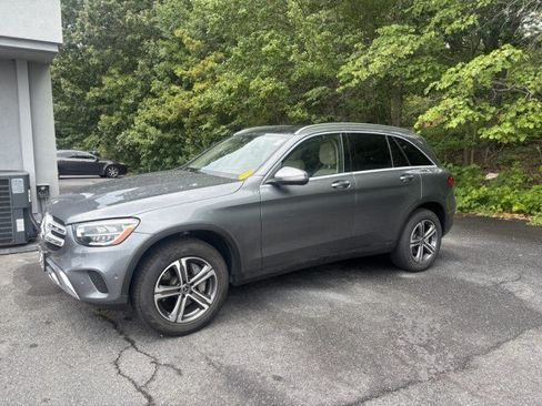 Used 2021 Mercedes-Benz GLC 300 4MATIC image 2