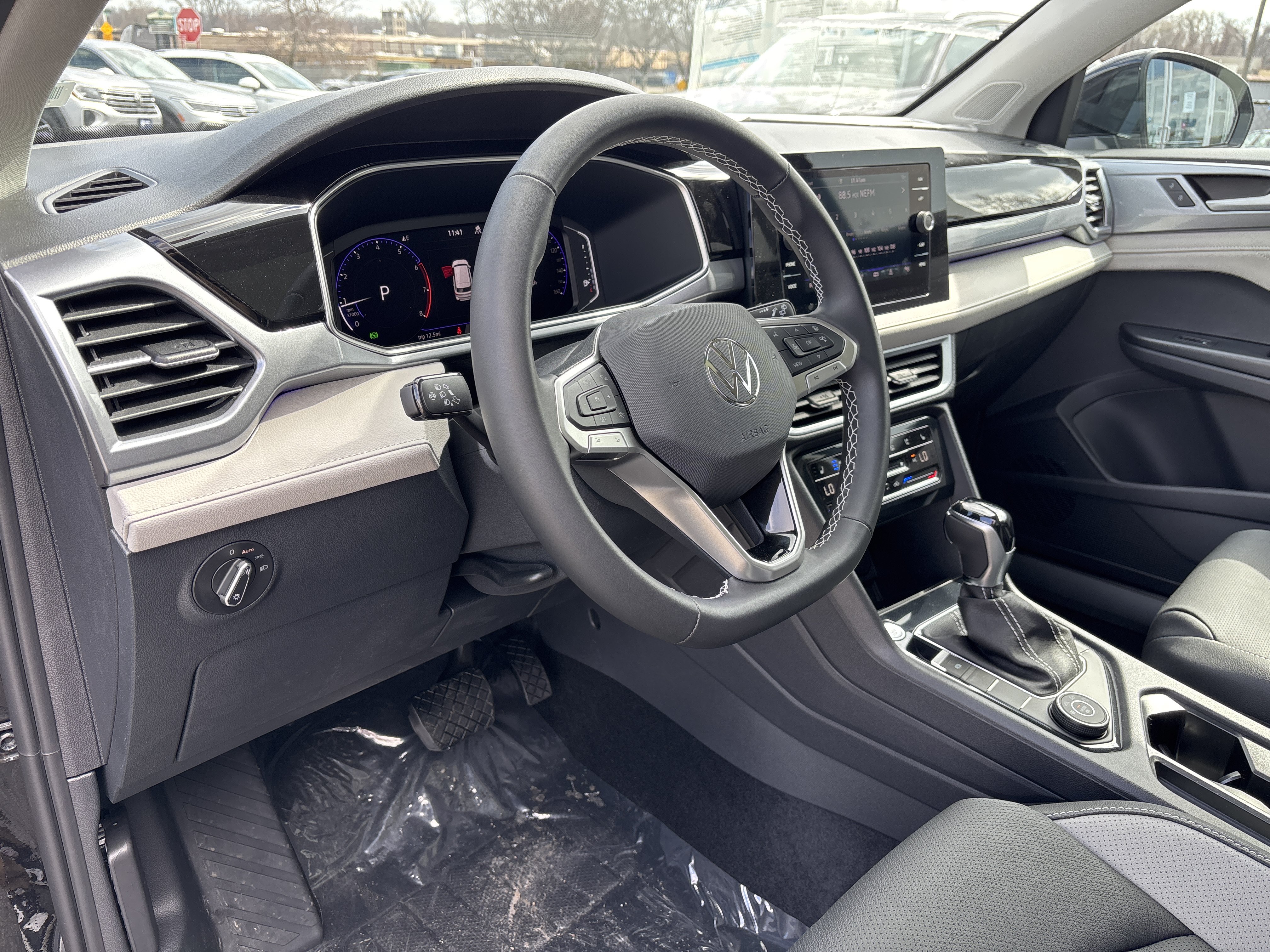 New 2026 Volkswagen Taos SEL AWD/4WD image 18