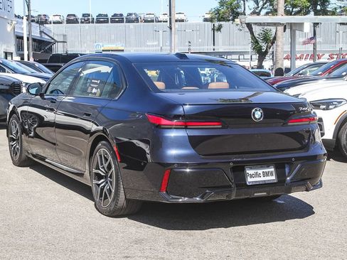 Used 2023 BMW 740i RWD image 4
