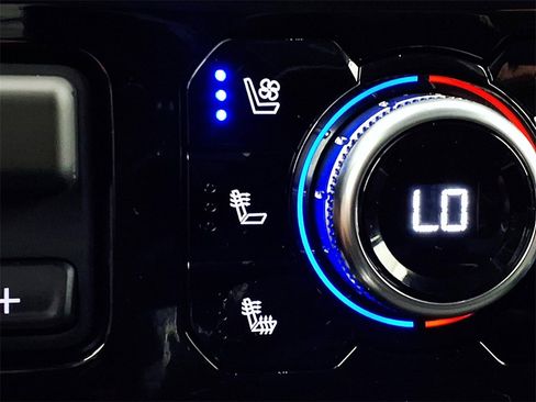 Used 2025 GMC Sierra 2500 SLT w/ Texas SLT Premium Package image 13