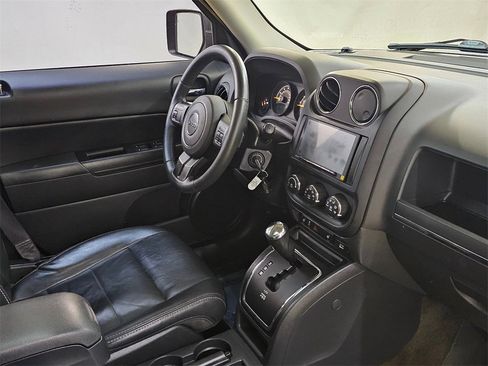 Used 2016 Jeep Patriot High Altitude image 10