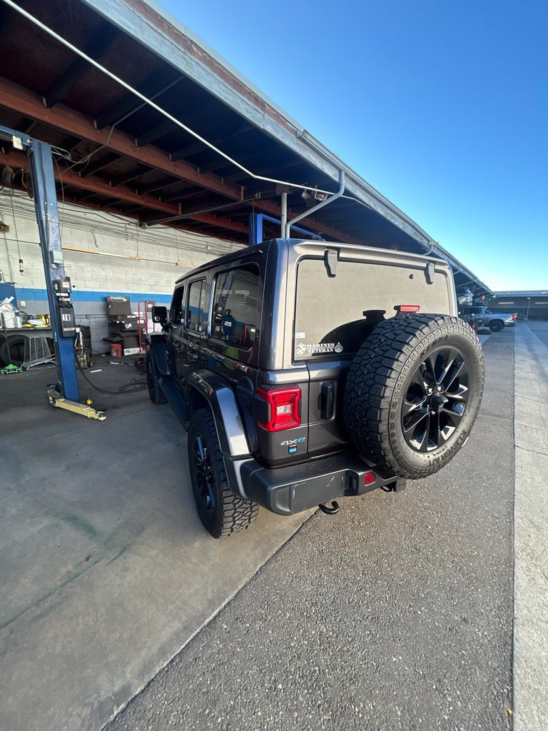 Used 2021 Jeep Wrangler Unlimited Sahara AWD/4WD image 6