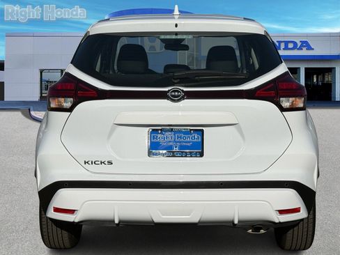 Used 2024 Nissan Kicks S image 6