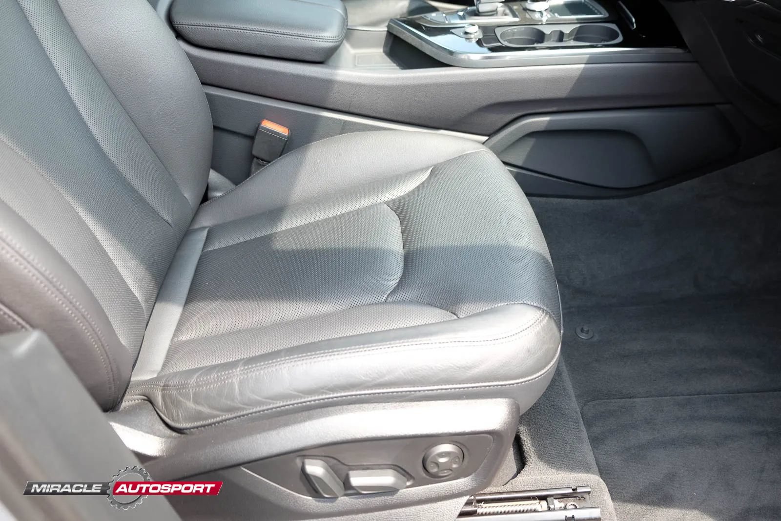 Used 2018 Audi Q7 3.0T Prestige AWD/4WD image 32