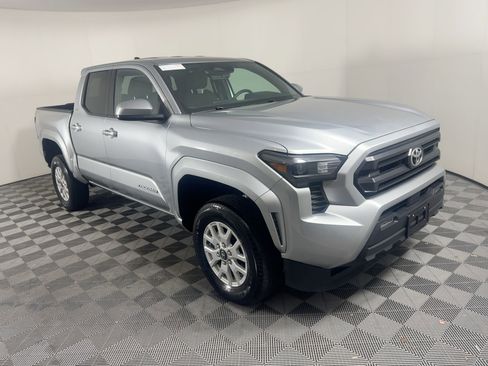 Used 2024 Toyota Tacoma SR5 image 8