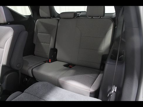 Used 2025 Chevrolet Traverse LT w/ Driver Confidence Package FWD image 19