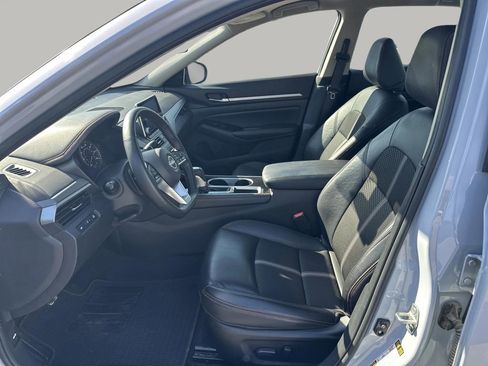 Used 2025 Nissan Altima 2.5 SR image 10