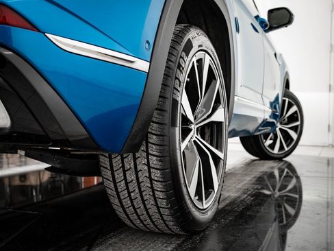 Used 2024 Volkswagen Atlas Cross Sport SEL Premium R-Line image 52