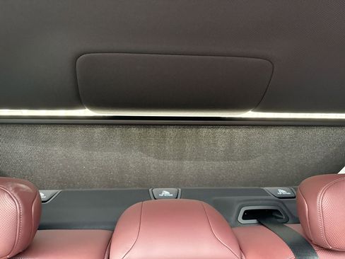 Used 2025 BMW 760i xDrive w/ Premium Package image 20