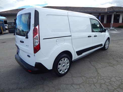 Used 2019 Ford Transit Connect XLT image 4