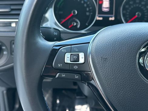 Used 2019 Volkswagen e-Golf SE w/ Driver Assistance Package image 22