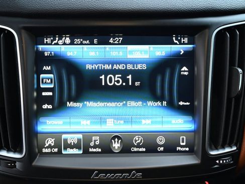 Used 2020 Maserati Levante image 28