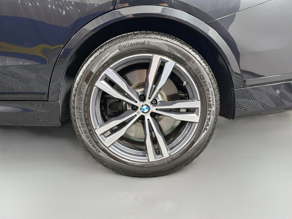 Used 2025 BMW X7 M60i w/ Climate Comfort Package AWD/4WD image 34