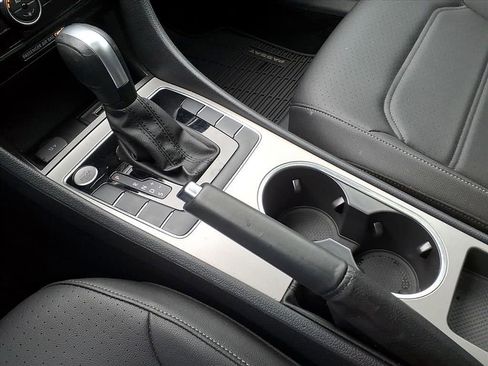 Certified 2021 Volkswagen Passat 2.0T R-Line image 19