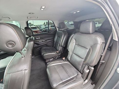 Used 2021 Chevrolet Traverse LT FWD image 23