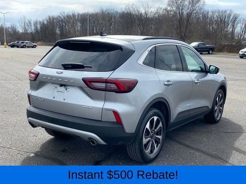 Used 2023 Ford Escape Platinum image 3