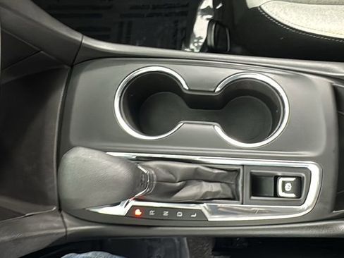 Used 2023 Chevrolet Equinox LT image 28