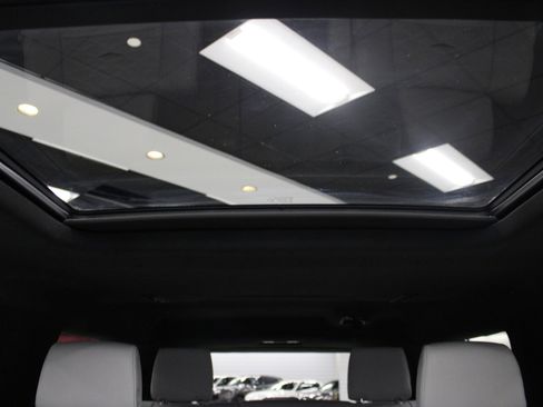 Certified 2025 Cadillac Escalade ESV Sport Platinum image 59