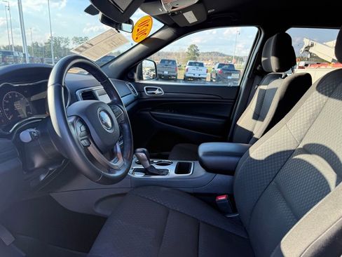 Used 2020 Jeep Grand Cherokee Laredo image 13