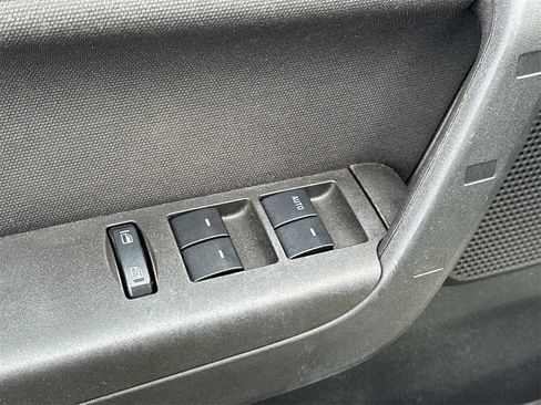 Used 2011 Ford Focus SE image 16