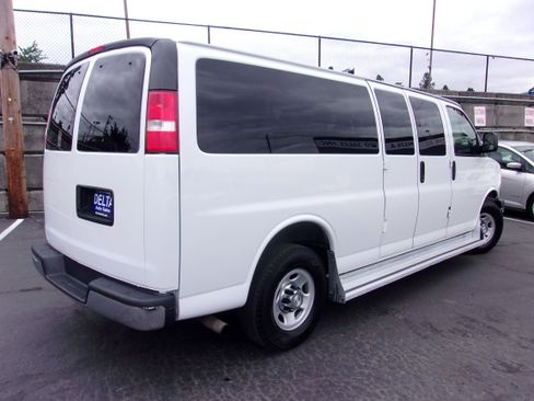 Used 2016 Chevrolet Express 3500 LT w/ LT Preferred Equipment Group image 7