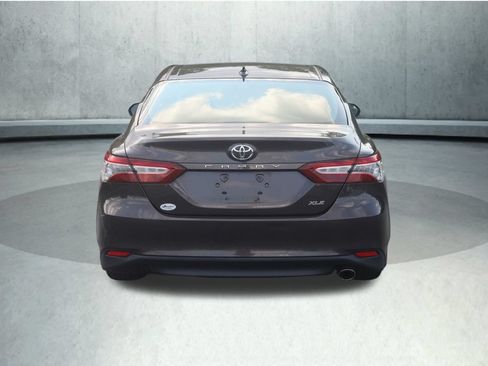 Used 2019 Toyota Camry XLE FWD image 21