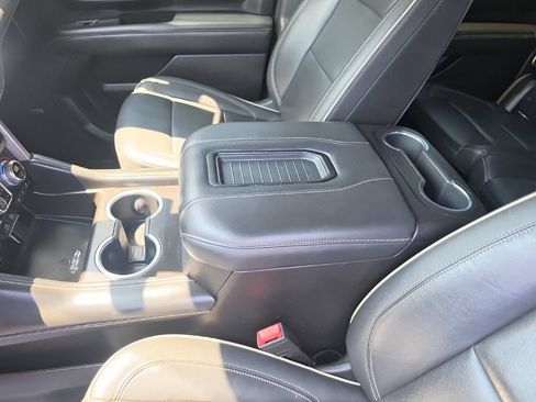 Used 2021 GMC Yukon XL SLT AWD/4WD image 24